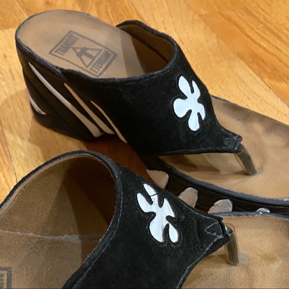 3/$25.00 🛍 
TRANSIT platform sandals, real suede - Picture 5 of 6